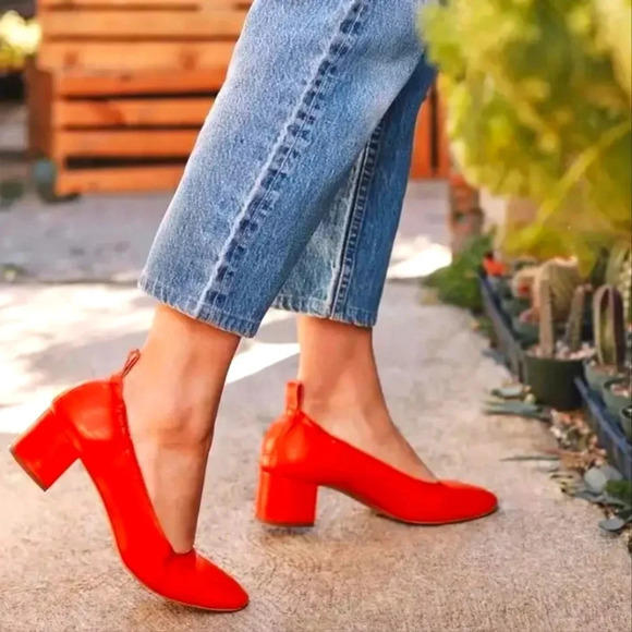 Everlane Shoes - Everlane The Italian Leather Day Heel Red sz 6